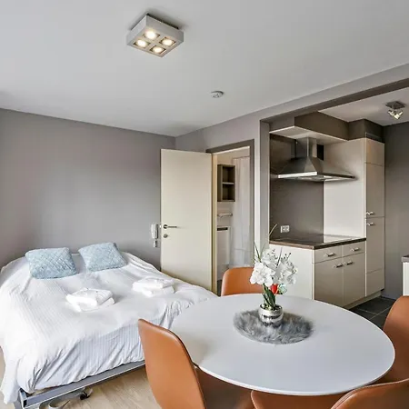 Bright Studio Close To The Beachfront! Διαμέρισμα *